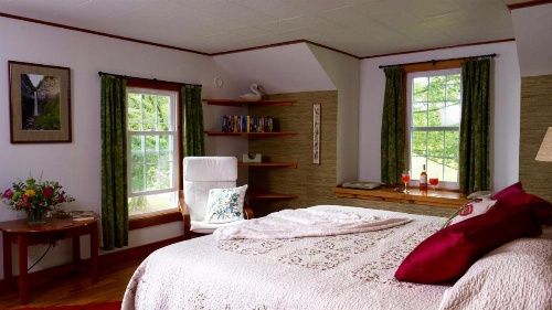 Enfield Manor Bed&Breakfast and Vacation Rental image 26