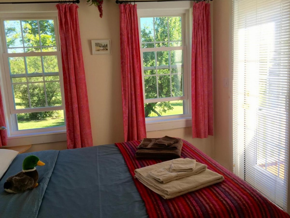 Enfield Manor Bed&Breakfast and Vacation Rental Image 7